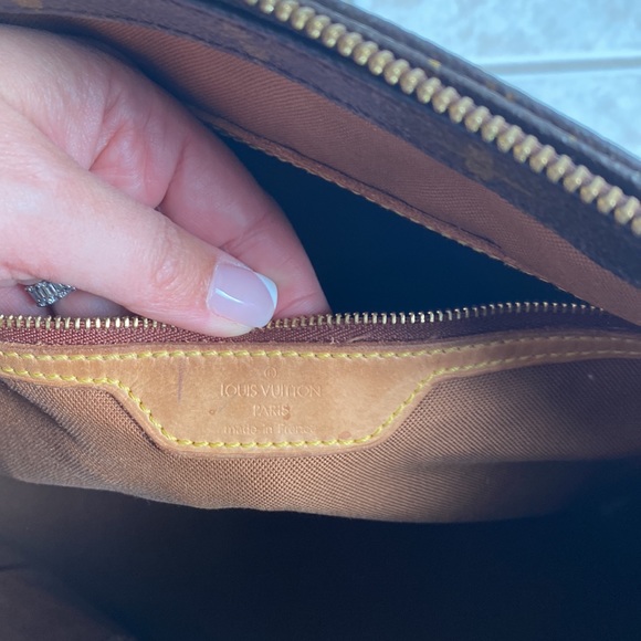 Authentic Louis Vuitton Monogram Cabas Mezzo Tote - Picture 14 of 16